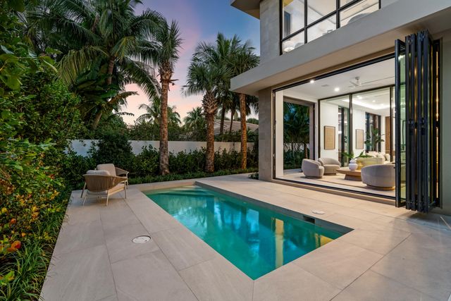 1136 NE 9th Avenue, Delray Beach, FL 33483