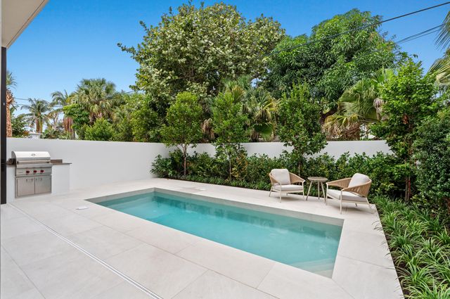 1136 NE 9th Avenue, Delray Beach, FL 33483