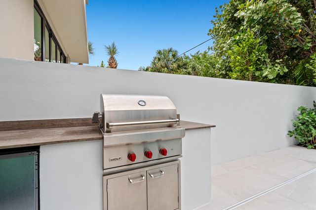 1136 NE 9th Avenue, Delray Beach, FL 33483