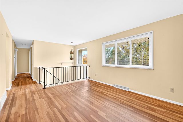 112 Kollar Dr, Liberty Boro, PA 15133