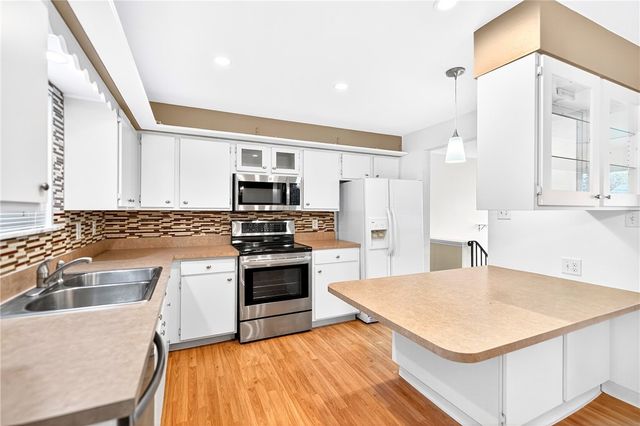 112 Kollar Dr, Liberty Boro, PA 15133