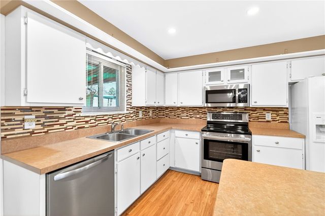 112 Kollar Dr, Liberty Boro, PA 15133