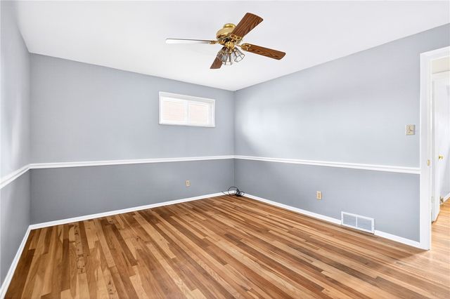 112 Kollar Dr, Liberty Boro, PA 15133