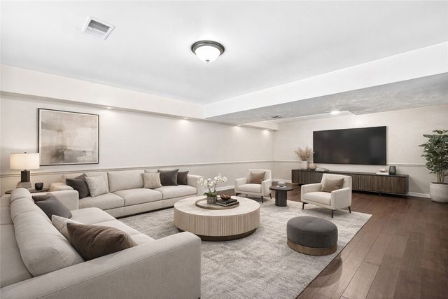 112 Kollar Dr, Liberty Boro, PA 15133