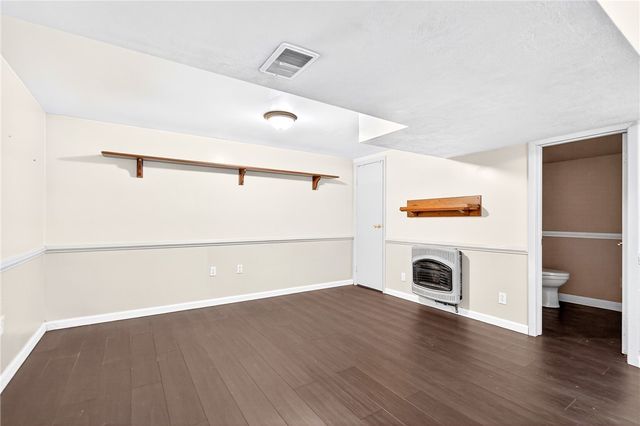 112 Kollar Dr, Liberty Boro, PA 15133