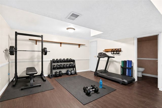 112 Kollar Dr, Liberty Boro, PA 15133