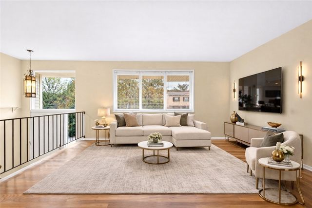 112 Kollar Dr, Liberty Boro, PA 15133