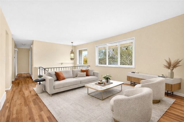 112 Kollar Dr, Liberty Boro, PA 15133