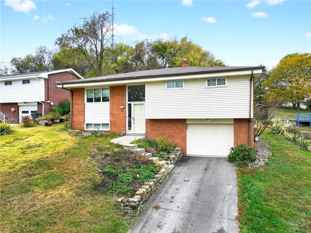 112 Kollar Dr, Liberty Boro, PA 15133