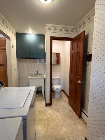 10598 N 500 E Road, Syracuse, IN 46567