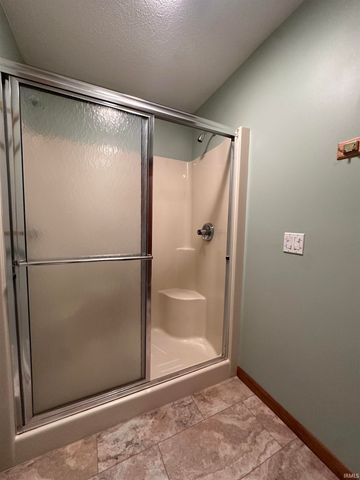 10598 N 500 E Road, Syracuse, IN 46567