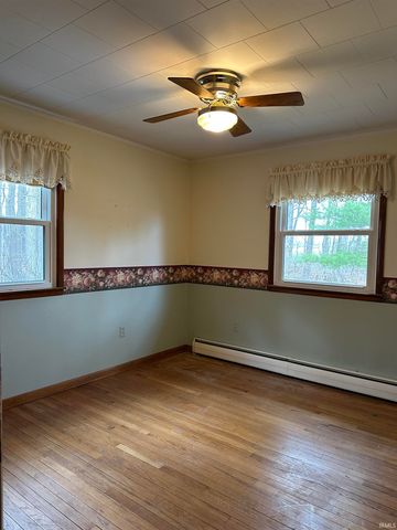 10598 N 500 E Road, Syracuse, IN 46567