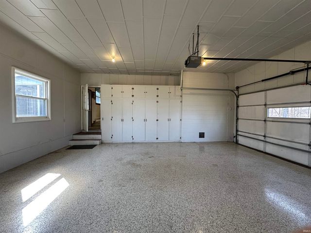 10598 N 500 E Road, Syracuse, IN 46567