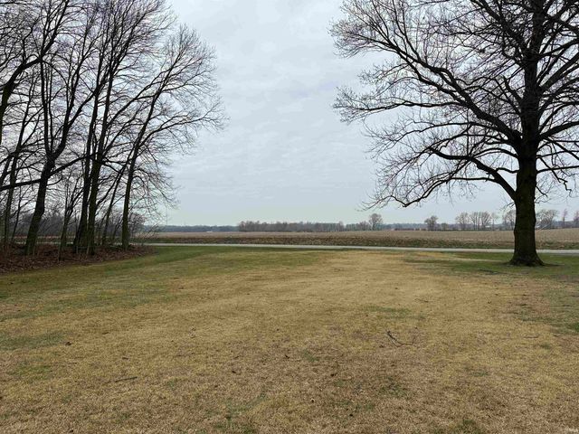 10598 N 500 E Road, Syracuse, IN 46567