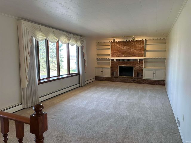 10598 N 500 E Road, Syracuse, IN 46567