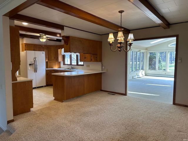 10598 N 500 E Road, Syracuse, IN 46567