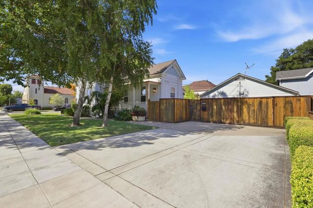 194 4th Street, Gilroy, CA 95020