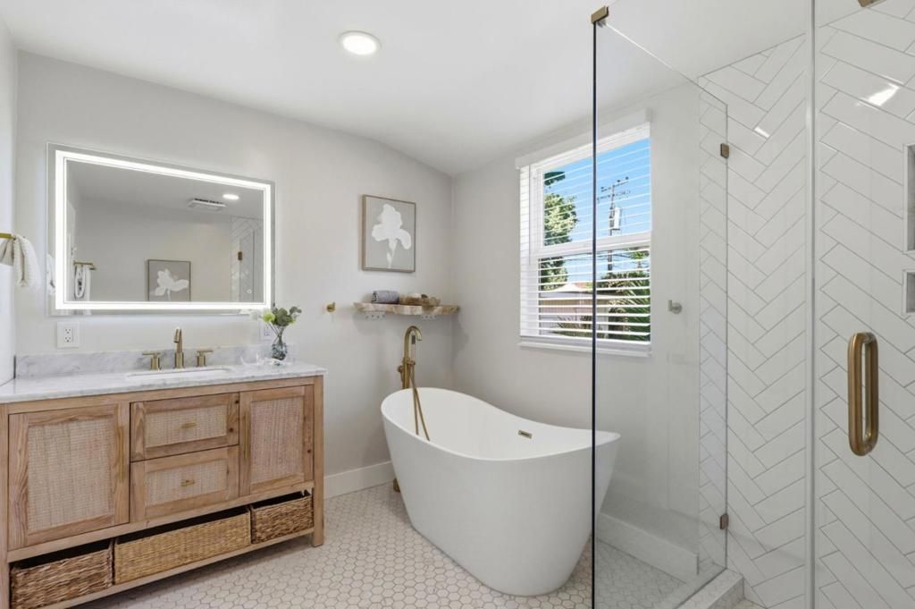 Image 25 of property listing at 194 4th Street, Gilroy, CA 95020