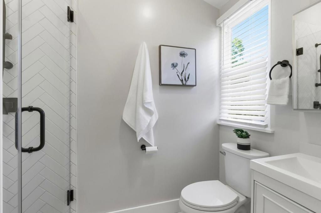 Image 27 of property listing at 194 4th Street, Gilroy, CA 95020