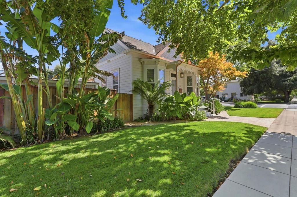 Image 6 of property listing at 194 4th Street, Gilroy, CA 95020