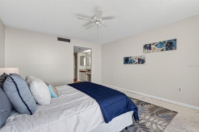 7600 BAYSHORE DRIVE 902, Treasure Island, FL 33706