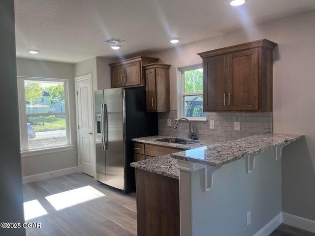 14 S Roane Street, Webb City, MO 64870