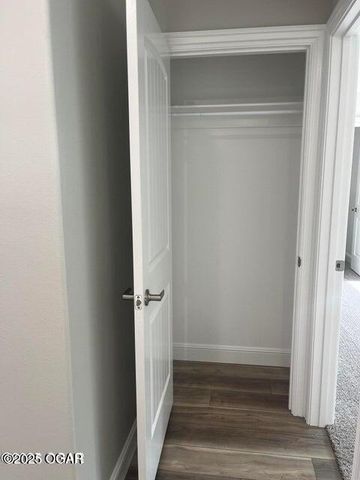 14 S Roane Street, Webb City, MO 64870