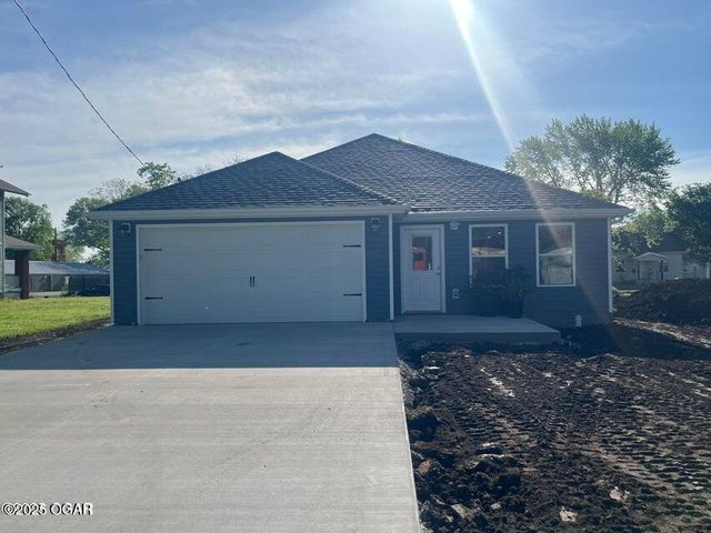 14 S Roane Street, Webb City, MO 64870