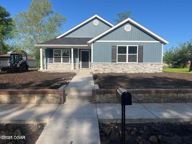 14 S Roane Street, Webb City, MO 64870