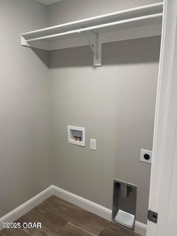 14 S Roane Street, Webb City, MO 64870