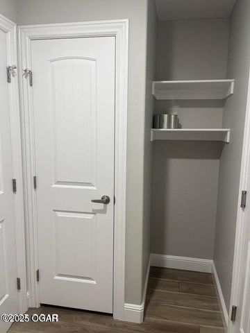 14 S Roane Street, Webb City, MO 64870