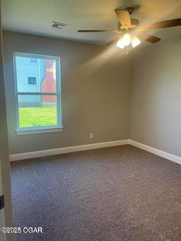 14 S Roane Street, Webb City, MO 64870