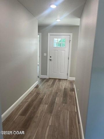 14 S Roane Street, Webb City, MO 64870