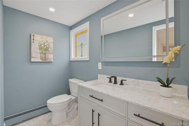 11 Levon Lane, Miller Place, NY 11764