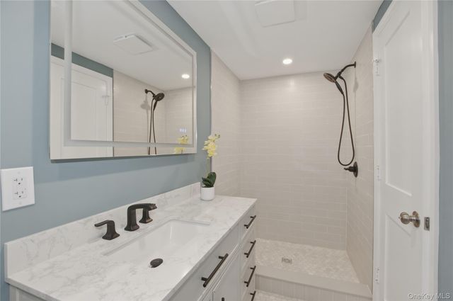 11 Levon Lane, Miller Place, NY 11764