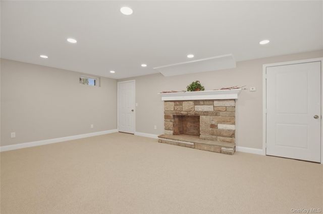 11 Levon Lane, Miller Place, NY 11764
