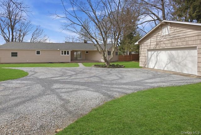 11 Levon Lane, Miller Place, NY 11764
