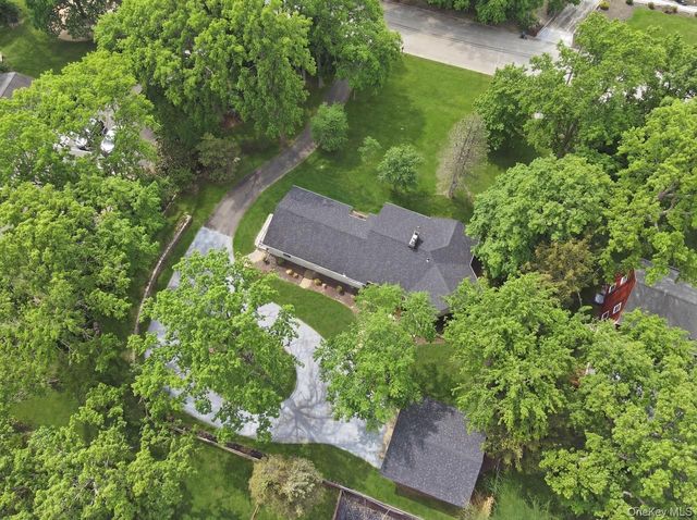 11 Levon Lane, Miller Place, NY 11764