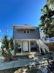 727 DARTMOOR STREET N 1/2 Upper, St Petersburg, FL 33701