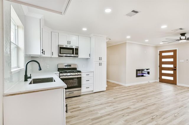 5527 Lakefield Drive, Houston, TX 77033