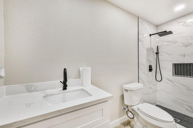 5527 Lakefield Drive, Houston, TX 77033