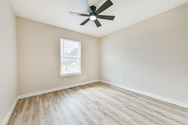 5527 Lakefield Drive, Houston, TX 77033