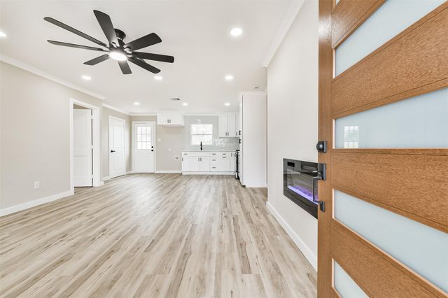 5527 Lakefield Drive, Houston, TX 77033