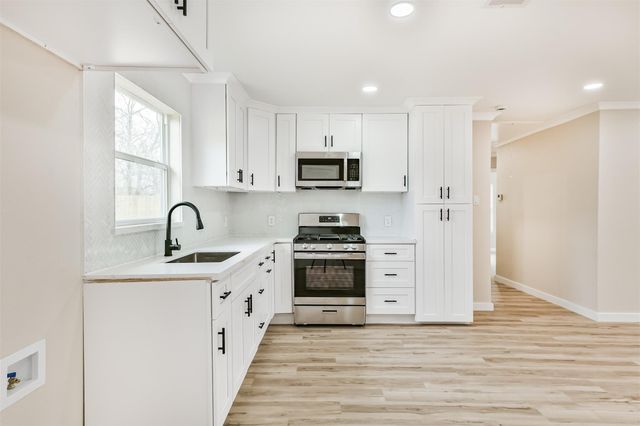 5527 Lakefield Drive, Houston, TX 77033