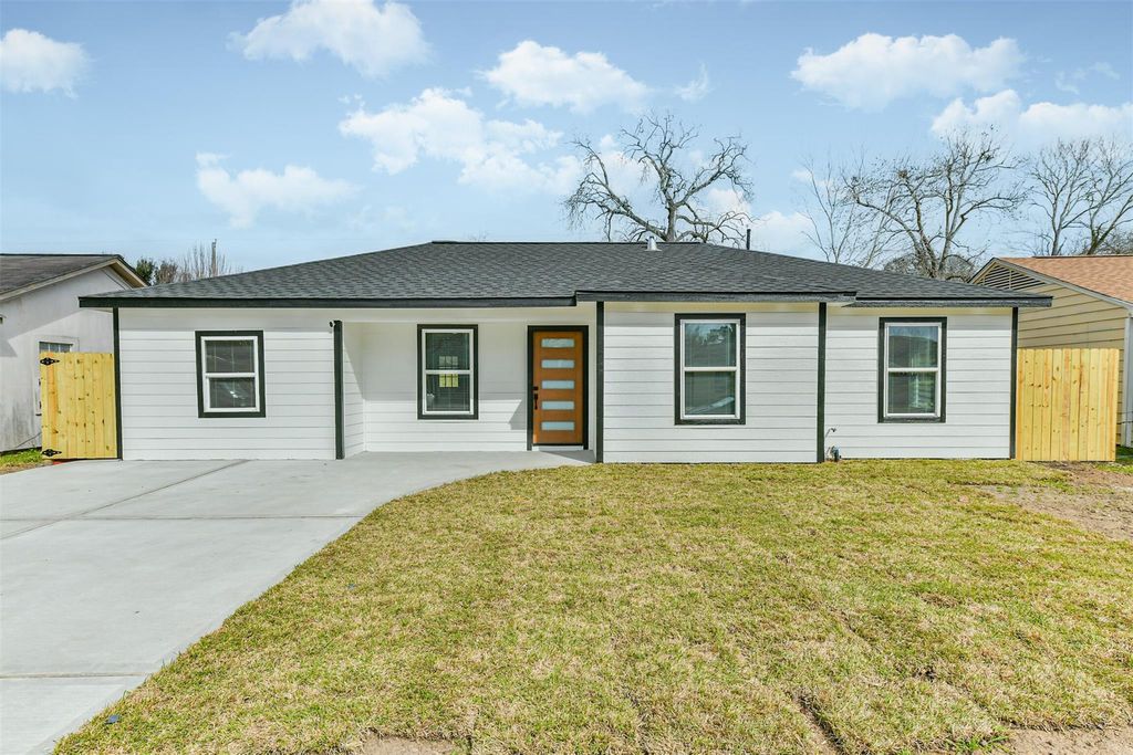 5527 Lakefield Drive, Houston, TX 77033