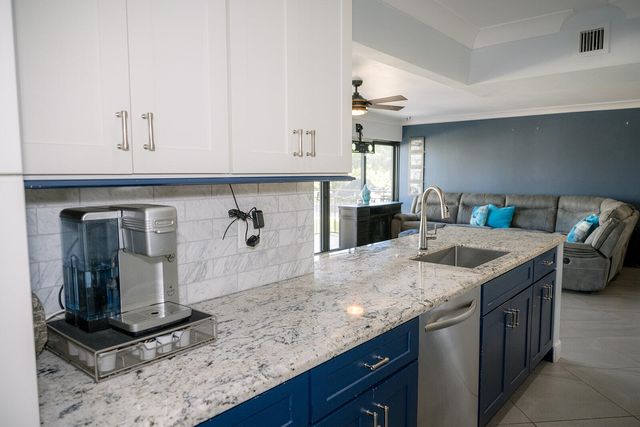 104500 Overseas Hwy Apt B204, Key Largo, FL 33037