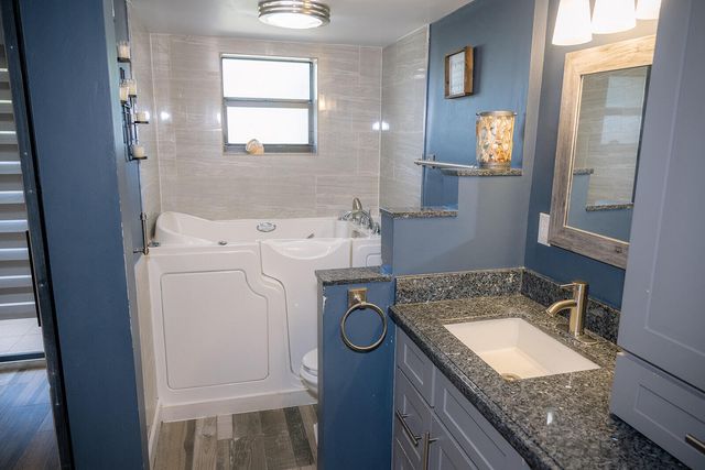 104500 Overseas Hwy Apt B204, Key Largo, FL 33037