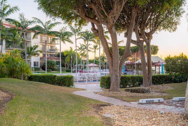 104500 Overseas Hwy Apt B204, Key Largo, FL 33037