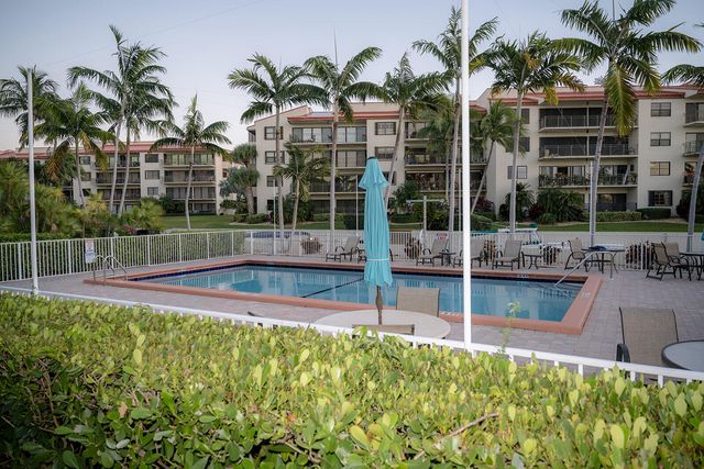 104500 Overseas Hwy Apt B204, Key Largo, FL 33037