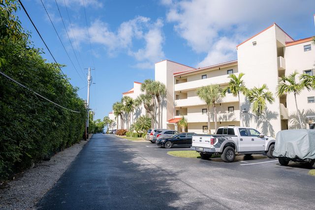 104500 Overseas Hwy Apt B204, Key Largo, FL 33037